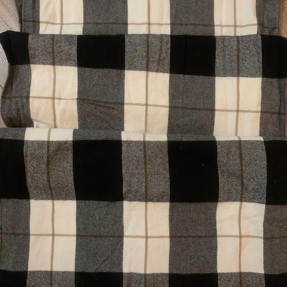 ❣️LAST CHANCE❣️New Gap Plaid Fringe Scarf - Picture 3 of 8